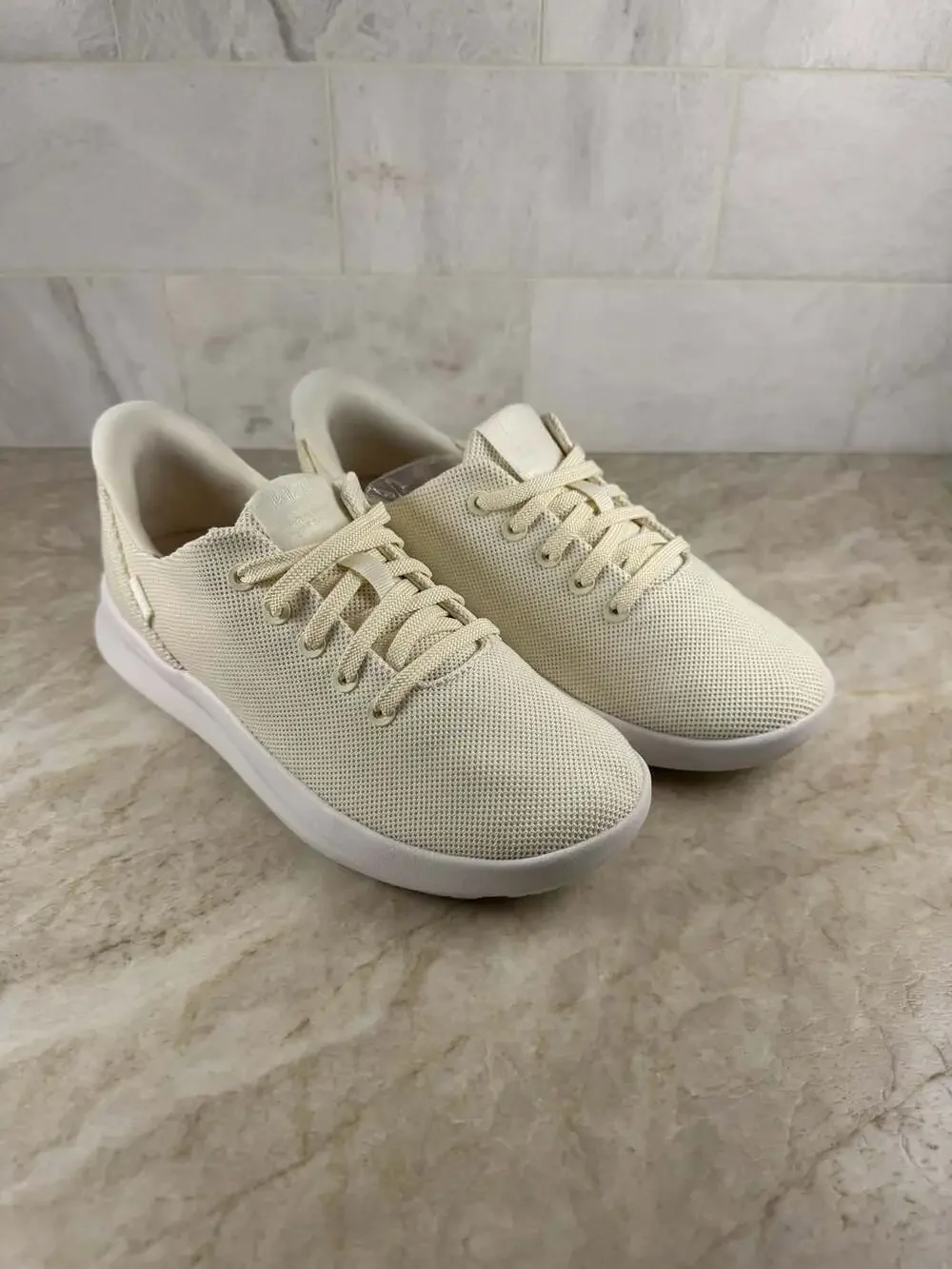 Kizik Cream Knit Hands Free Sneakers Women’s 7